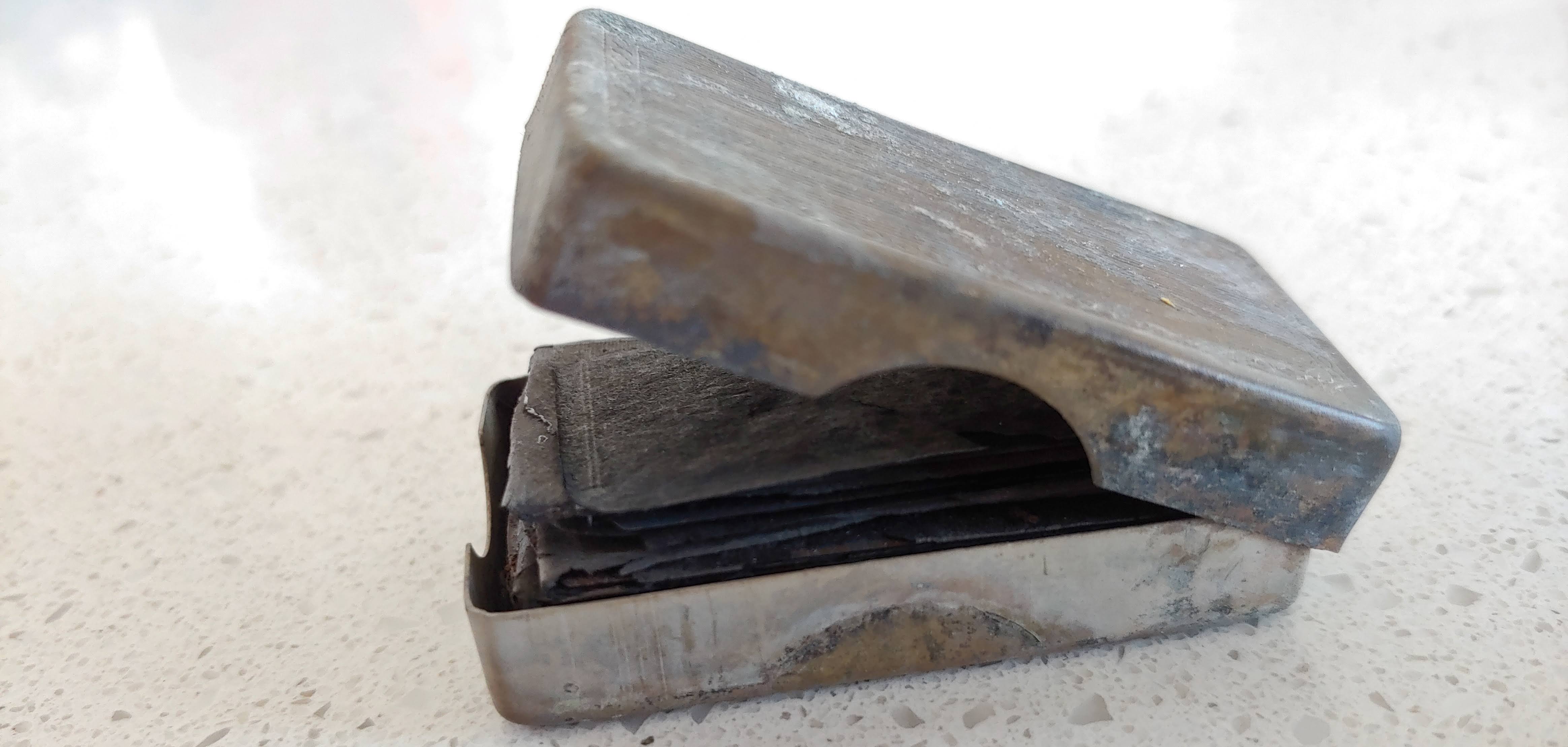 Tin of razor blades – Gallery of Folklore & Popular Culture